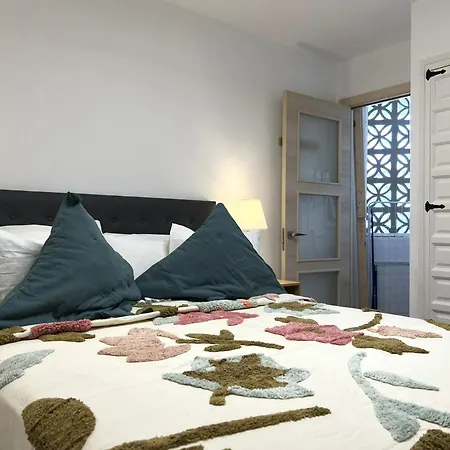 Albir Esmeralda With Balcony - 150 M From The Apartment